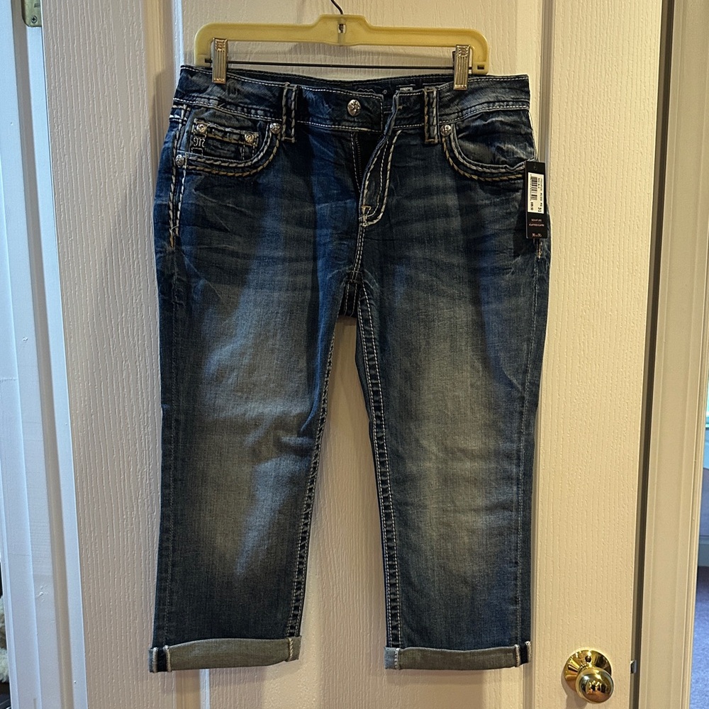 Miss Me cuffed capri brand new with tags
